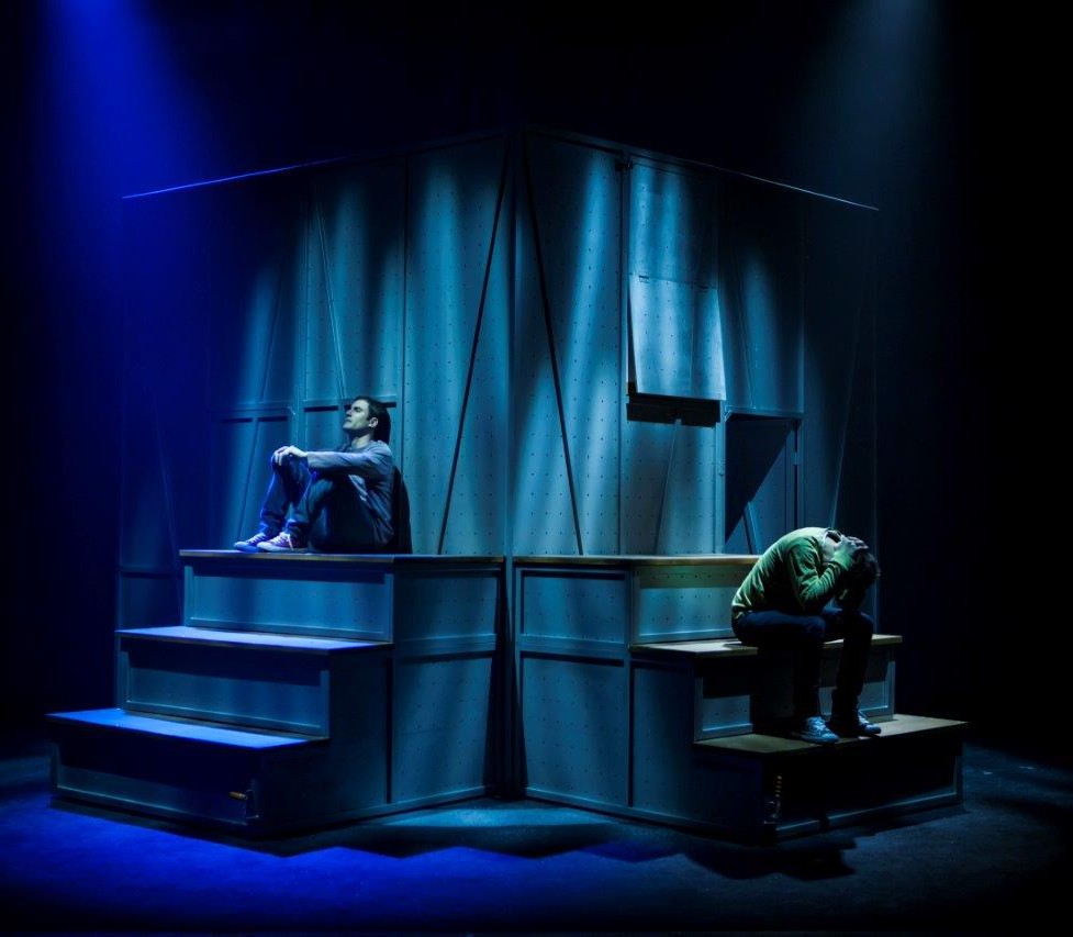 שתי פנים לאמת - 2016-2015