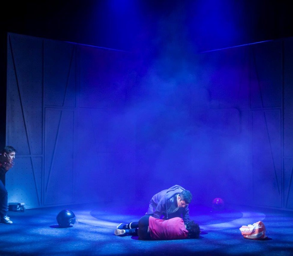 שתי פנים לאמת - 2016-2015