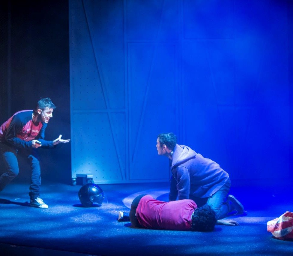 שתי פנים לאמת - 2016-2015